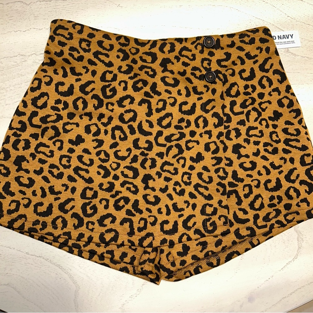 NWT Girl’s Leopard Skort
